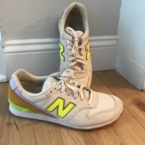 Like new New Balance sneakers